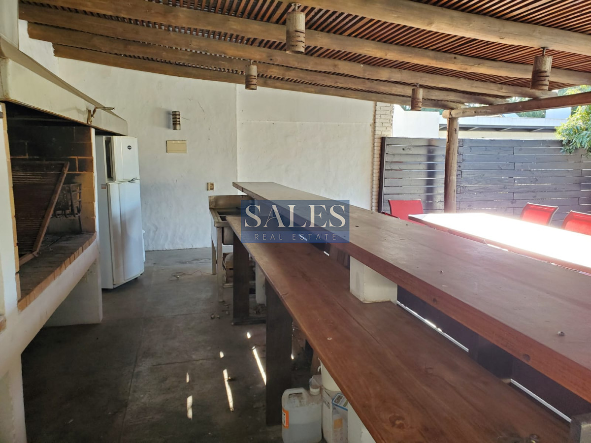 Casa ID.346 - Casa en venta y alquiler anual, 3 dormitorios, playa mansa Punta del Este.
