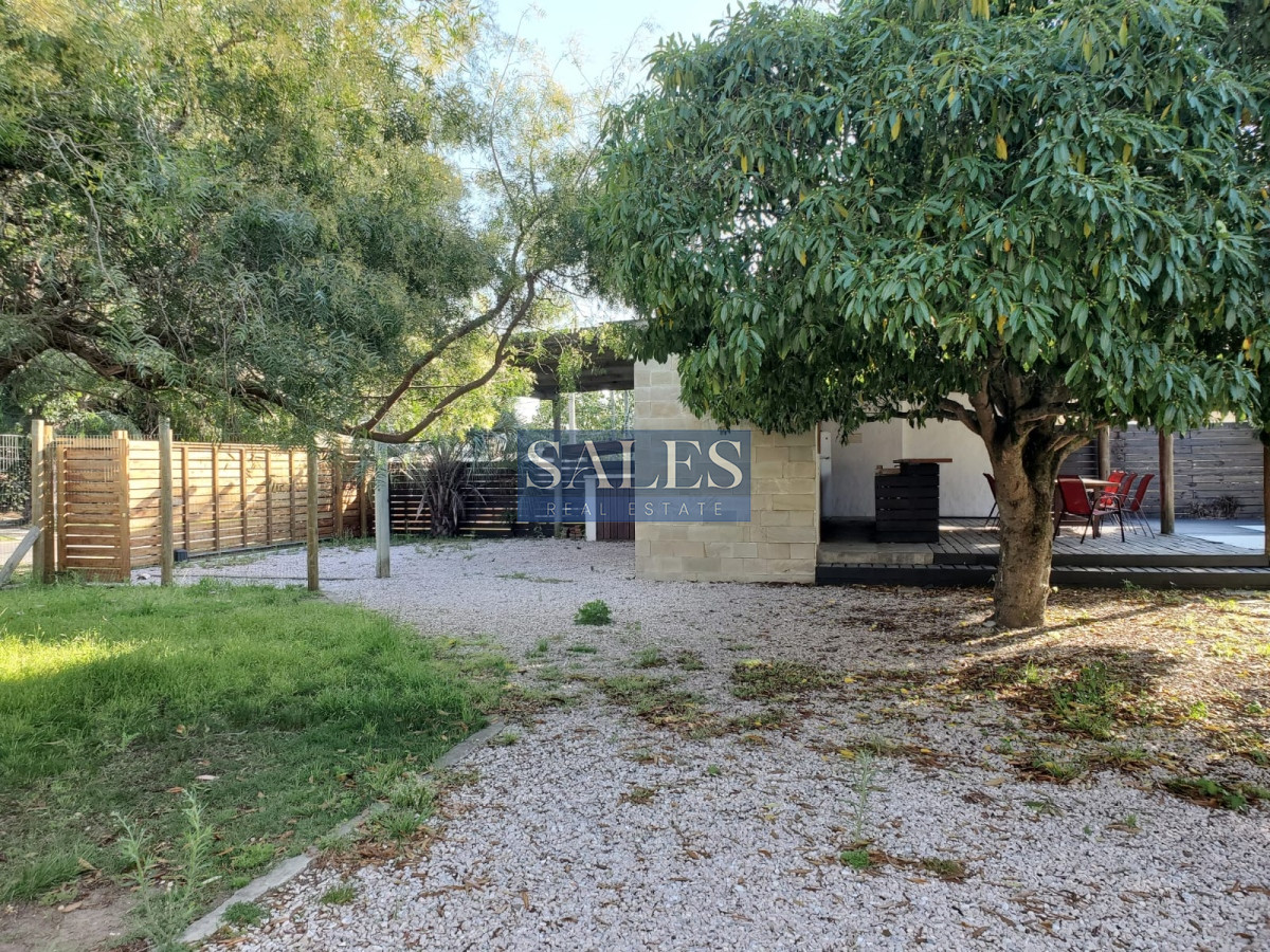 Casa ID.346 - Casa en venta y alquiler anual, 3 dormitorios, playa mansa Punta del Este.
