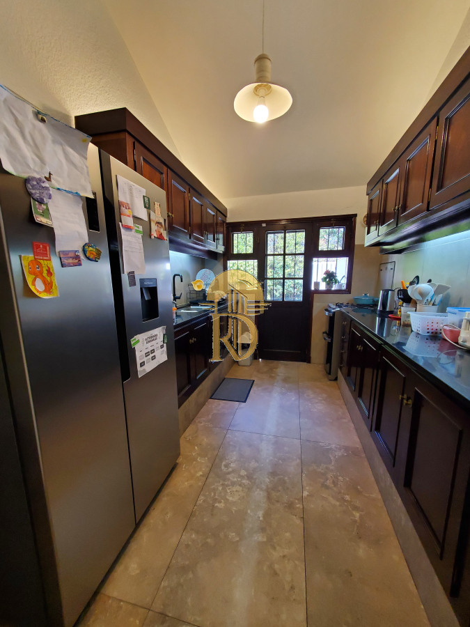 Casa en venta de 3 dormitorios 2 baños ,piscina , ideal para todo el año , Punta del Este. -id-365-4