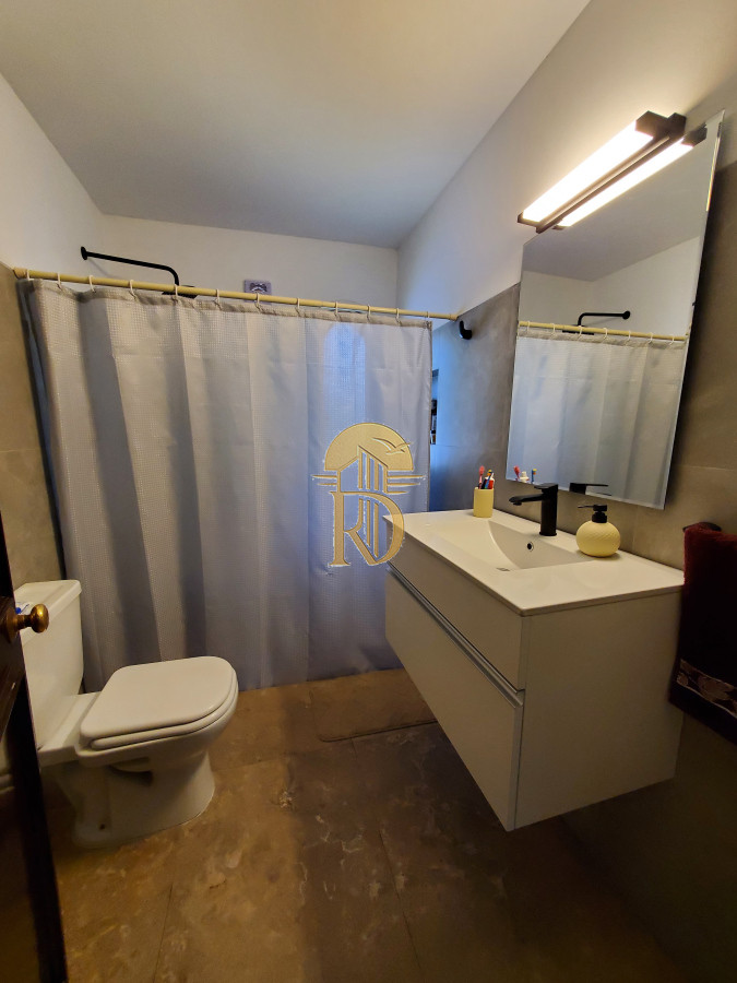 Casa en venta de 3 dormitorios 2 baños ,piscina , ideal para todo el año , Punta del Este. -id-365-11