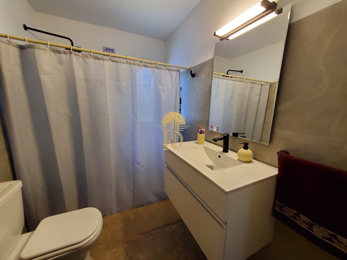 Casa en venta de 3 dormitorios 2 baños ,piscina , ideal para todo el año , Punta del Este. -id-365-10