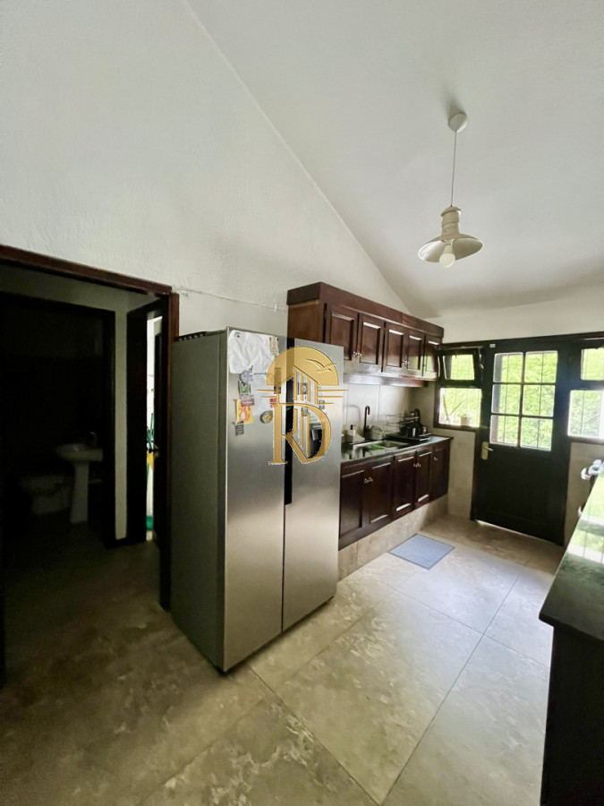 Casa en venta de 3 dormitorios 2 baños ,piscina , ideal para todo el año , Punta del Este. -id-365-7