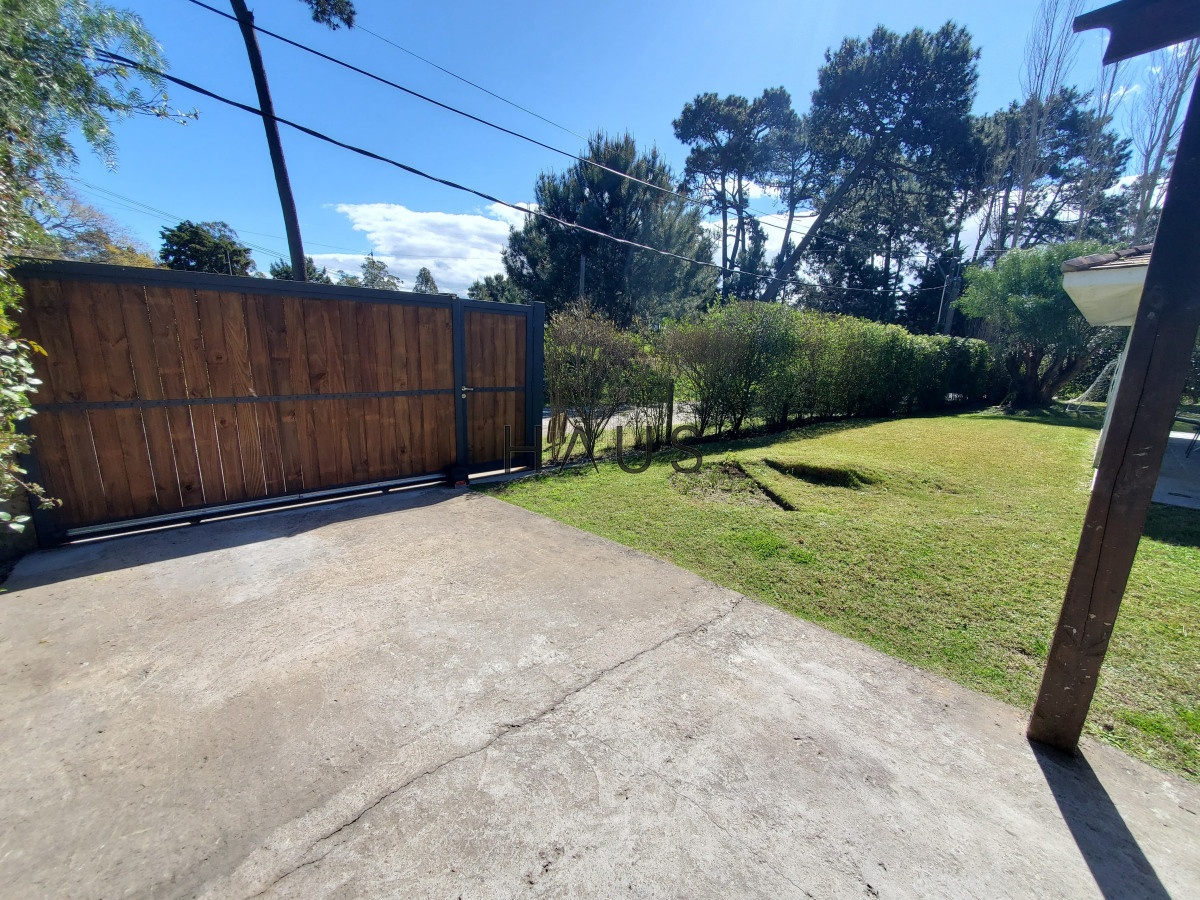 Casa ID.152 - Casa en venta de 3 dormitorios 2 baños ,piscina ,  Jardines de Córdoba , ideal para todo el año , Punta del Este 