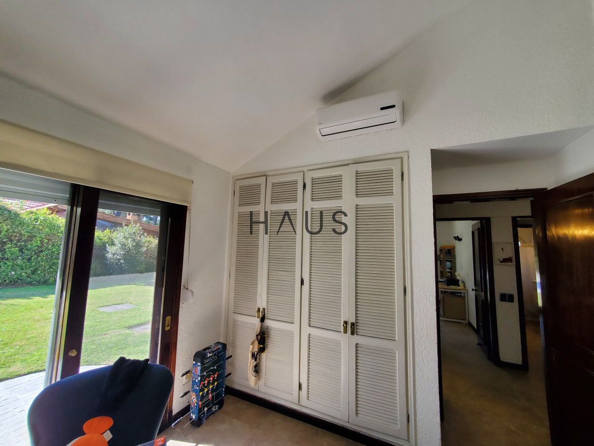 Casa ID.152 - Casa en venta de 3 dormitorios 2 baños ,piscina ,  Jardines de Córdoba , ideal para todo el año , Punta del Este 
