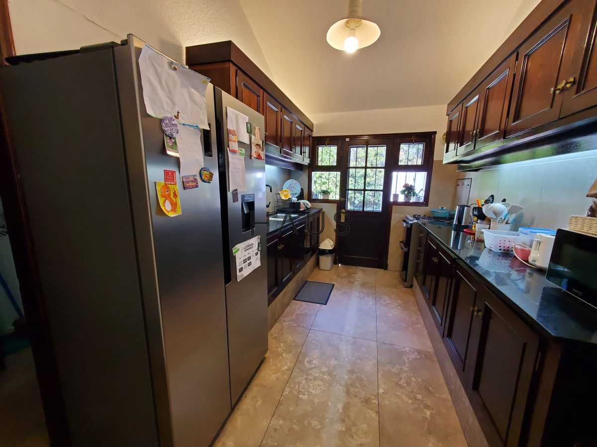 Casa ID.152 - Casa en venta de 3 dormitorios 2 baños ,piscina ,  Jardines de Córdoba , ideal para todo el año , Punta del Este 