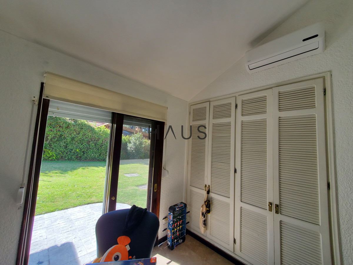 Casa ID.152 - Casa en venta de 3 dormitorios 2 baños ,piscina ,  Jardines de Córdoba , ideal para todo el año , Punta del Este 