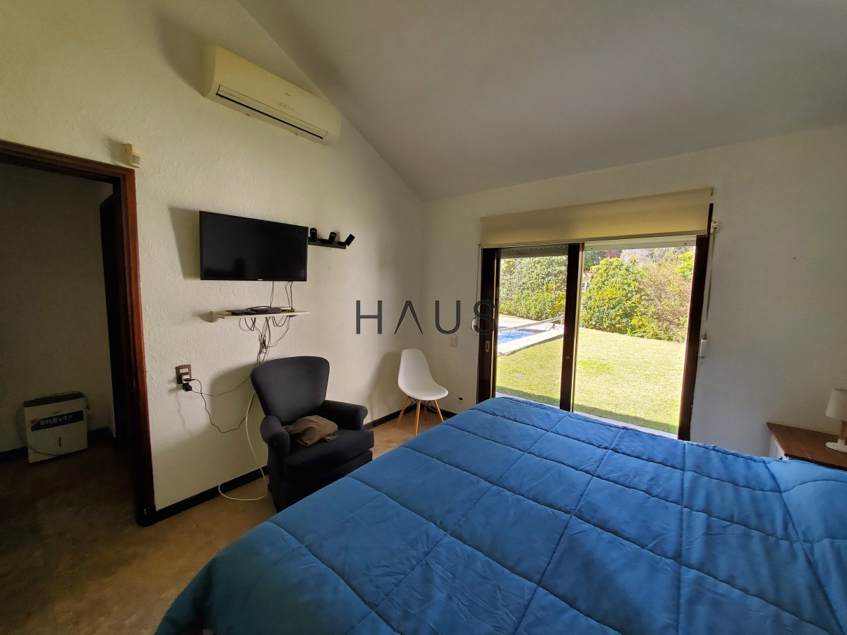 Casa ID.152 - Casa en venta de 3 dormitorios 2 baños ,piscina ,  Jardines de Córdoba , ideal para todo el año , Punta del Este 