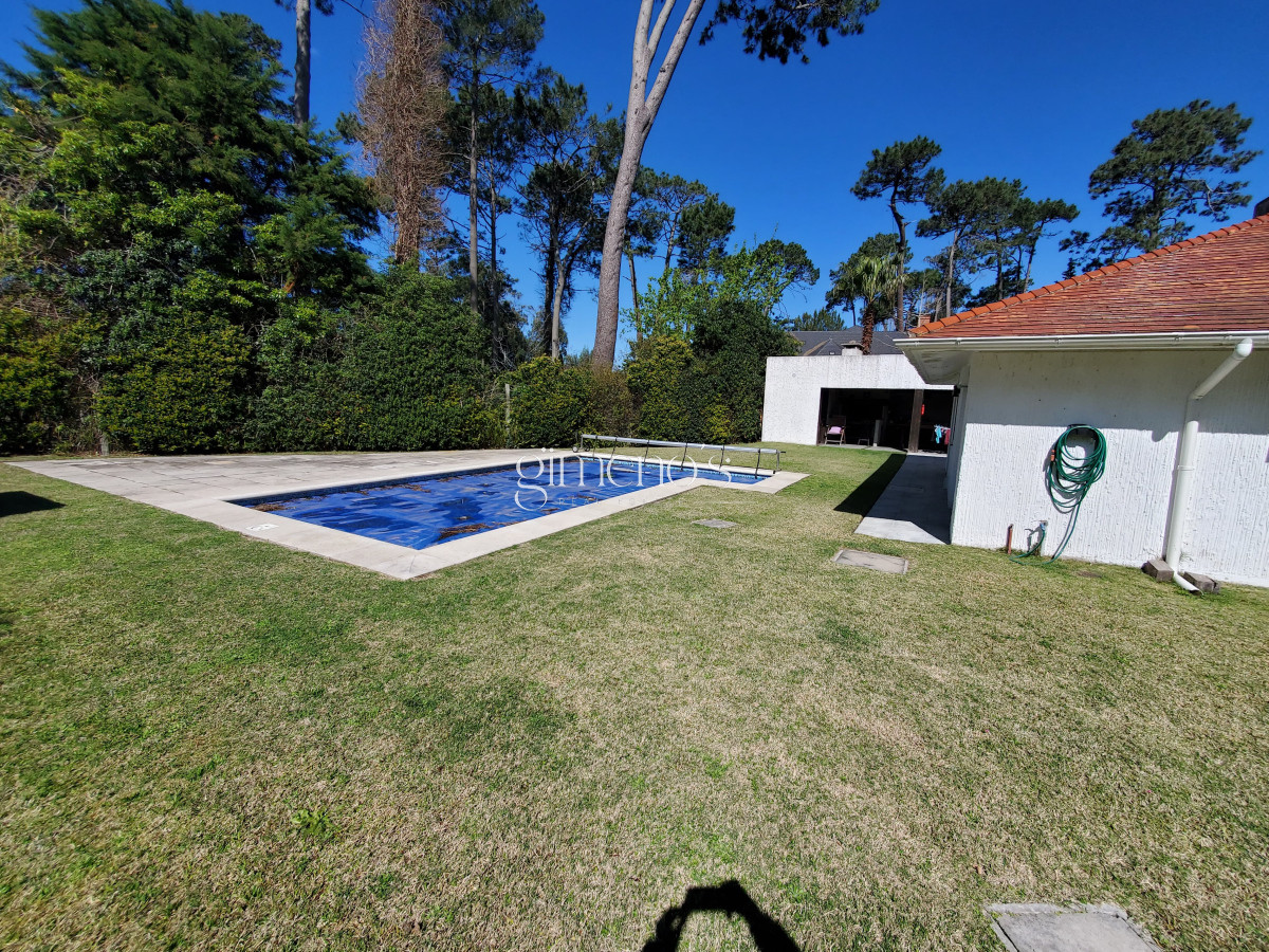 Casa ID.510 - Casa en venta de 3 dormitorios 3 baños ,piscina , ideal para todo el año , Punta del Este.