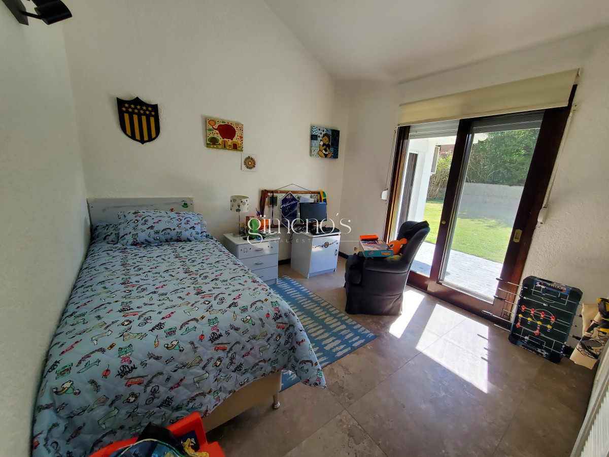 Casa ID.510 - Casa en venta de 3 dormitorios 3 baños ,piscina , ideal para todo el año , Punta del Este.