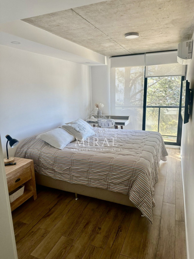 Apartamento ID.237 - Apartamento de 2 dormitorios en venta con garaje, parada 10 de la mansa, full equipado.