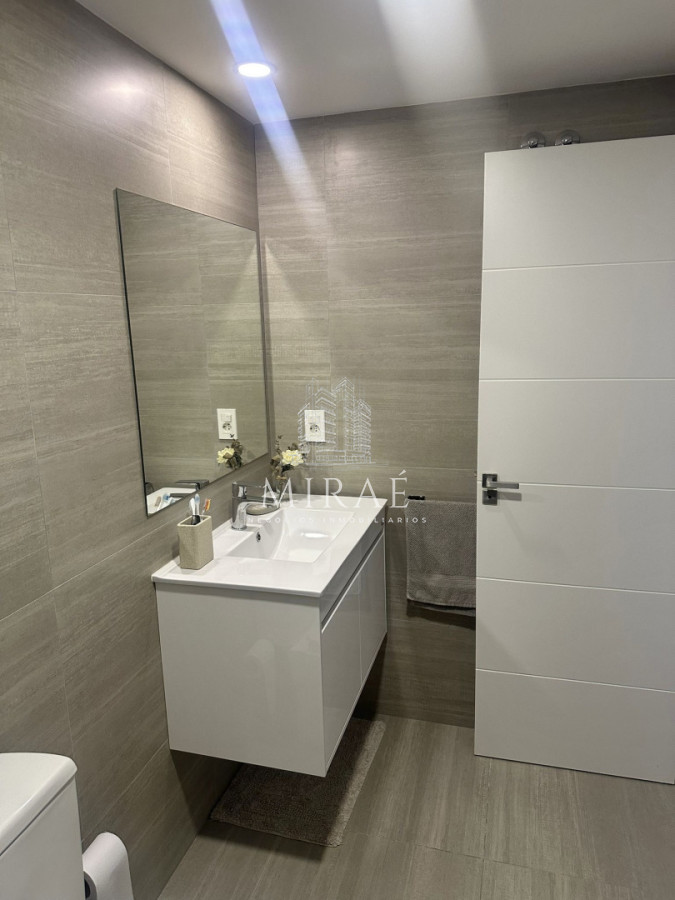 Apartamento ID.237 - Apartamento de 2 dormitorios en venta con garaje, parada 10 de la mansa, full equipado.