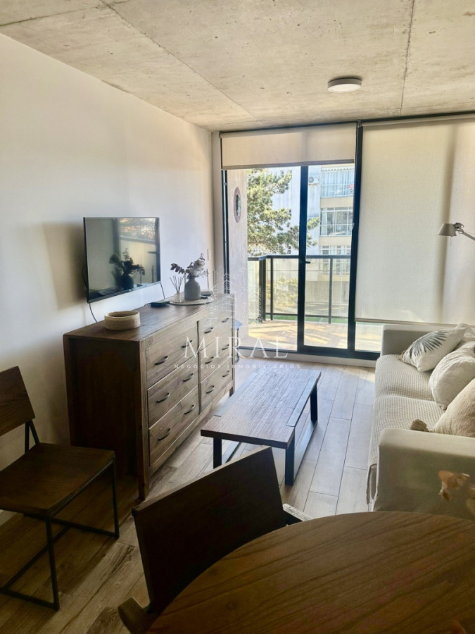 Apartamento ID.237 - Apartamento de 2 dormitorios en venta con garaje, parada 10 de la mansa, full equipado.