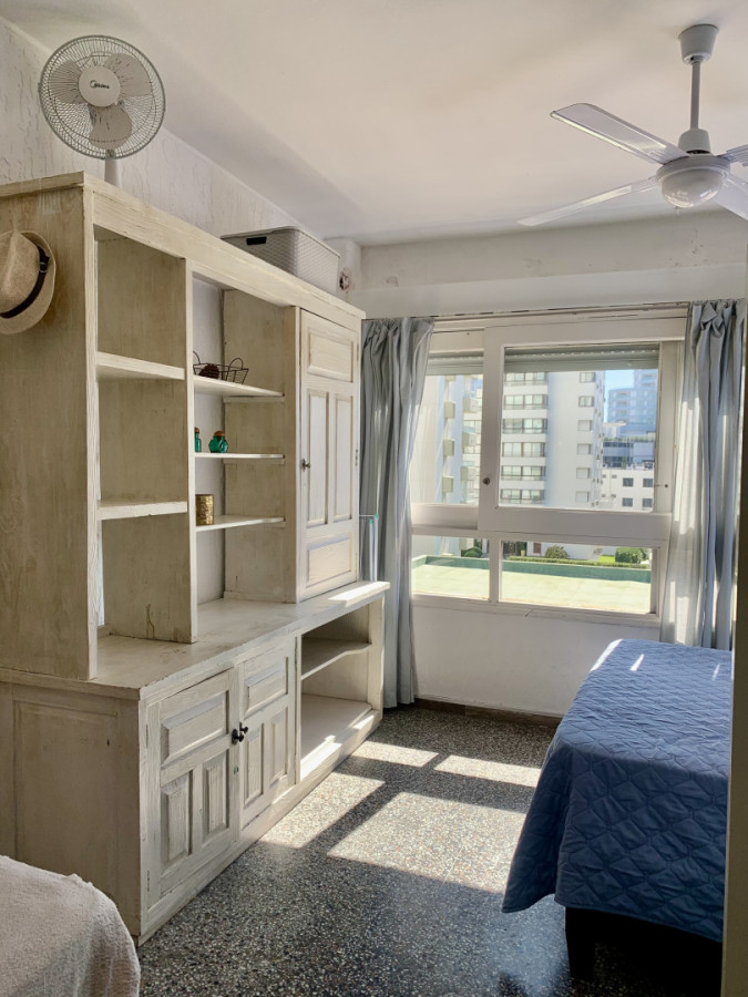 Apartamento ID.442 - Monoambiente impecable, EN VENTA, primera linea, mansa.