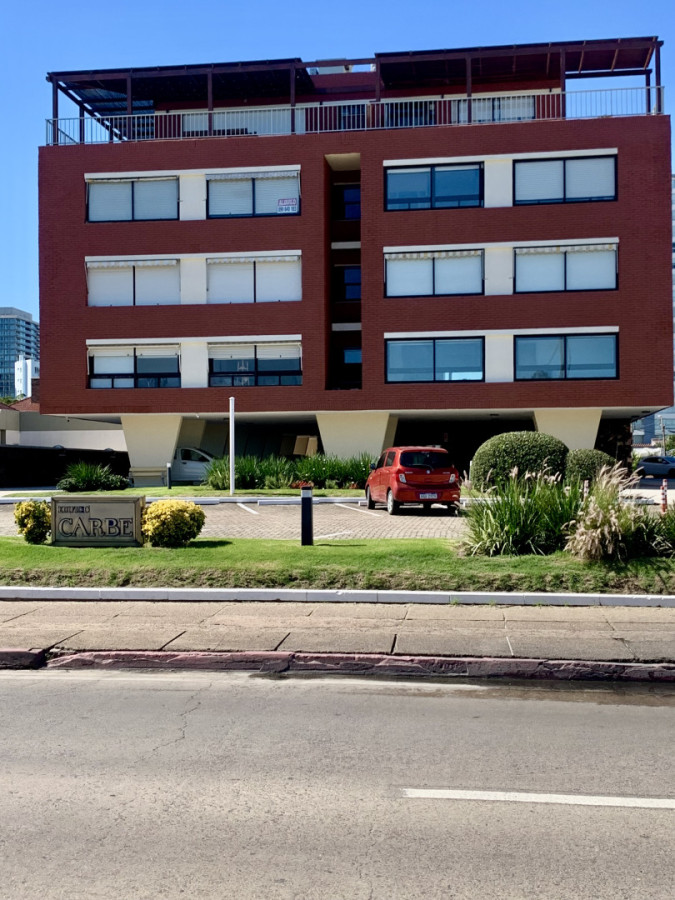 Apartamento ID.442 - Monoambiente impecable, EN VENTA, primera linea, mansa.