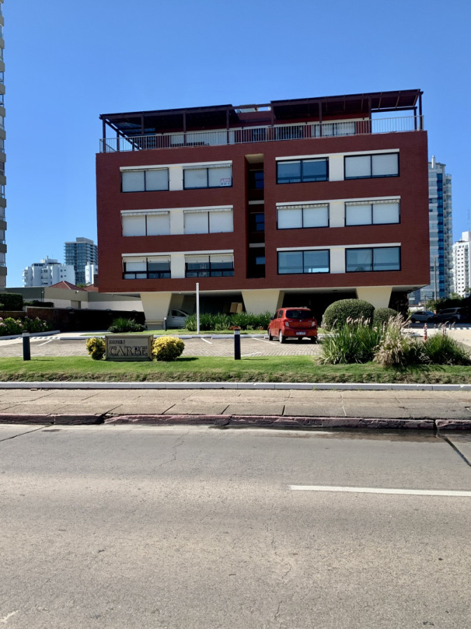 Apartamento ID.442 - Monoambiente impecable, EN VENTA, primera linea, mansa.