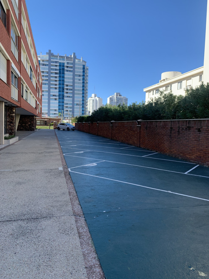 Apartamento ID.442 - Monoambiente impecable, EN VENTA, primera linea, mansa.