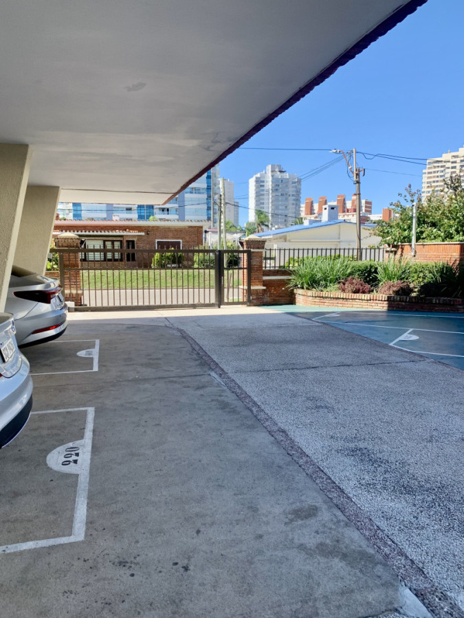 Apartamento ID.442 - Monoambiente impecable, EN VENTA, primera linea, mansa.