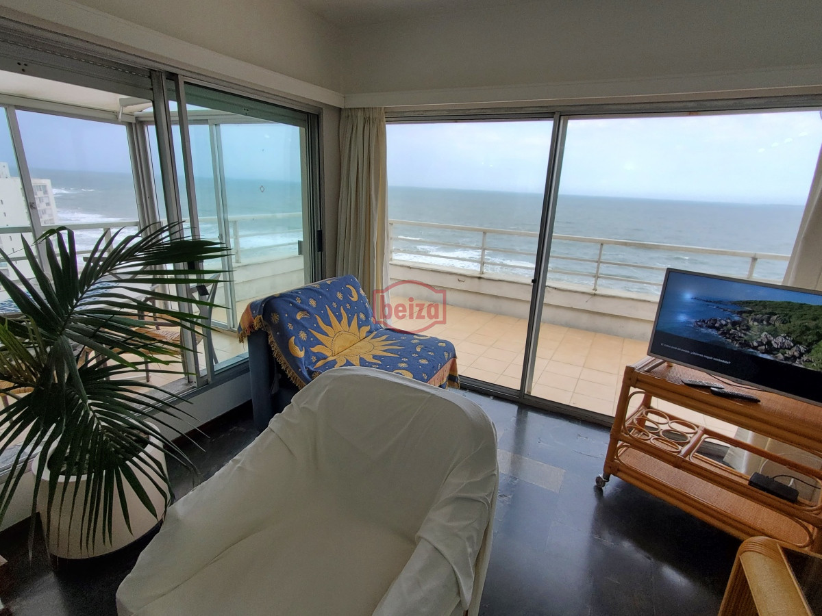 Apartamento ID.166389/Departamento-en-venta-de-3-dormitorios-en-Roosevelt-Center,-Punta-del-este- - Penthouse con vista , 2 dormitorios y medio , 2 baños , Península  , Punta del Este 