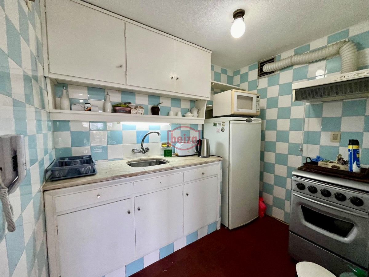 Apartamento ID.165797/Apto-de-1-dormitorio* - OPORTUNIDAD! APARTAMENTO DE 1 DORMITORIO CON BALCÓN, COCHERA Y BAJOS GASTOS COMUNES. EXCELENTE UBICACION