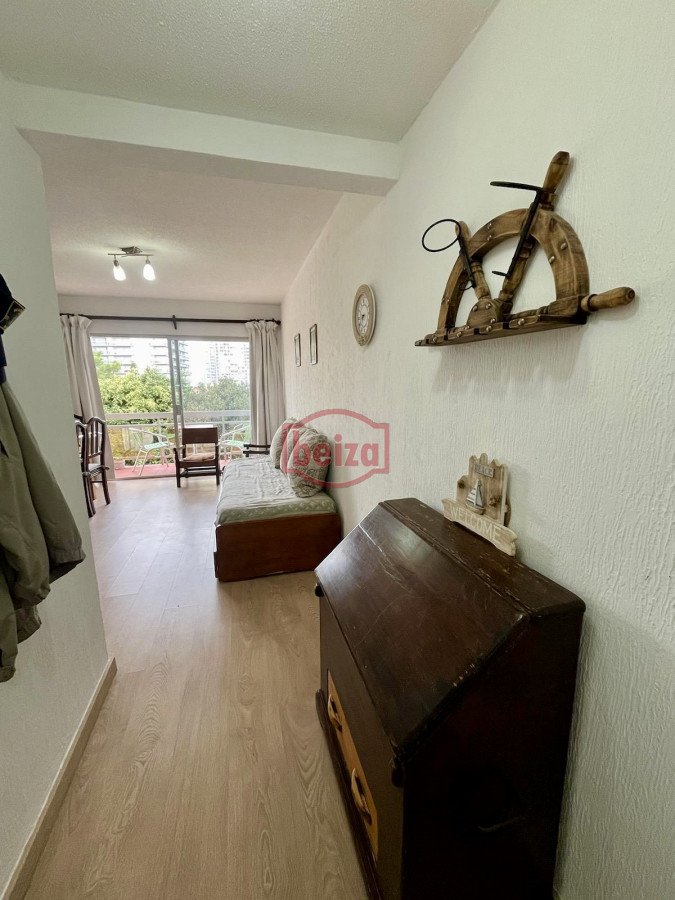 Apartamento ID.165797/Apto-de-1-dormitorio* - OPORTUNIDAD! APARTAMENTO DE 1 DORMITORIO CON BALCÓN, COCHERA Y BAJOS GASTOS COMUNES. EXCELENTE UBICACION