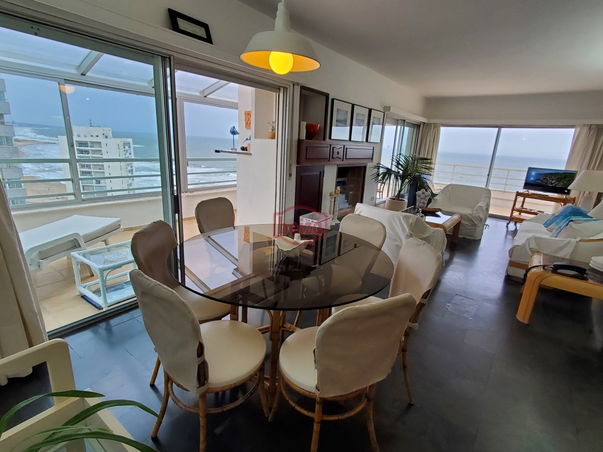 Apartamento ID.166389/Departamento-en-venta-de-3-dormitorios-en-Roosevelt-Center,-Punta-del-este- - Penthouse con vista , 2 dormitorios y medio , 2 baños , Península  , Punta del Este 
