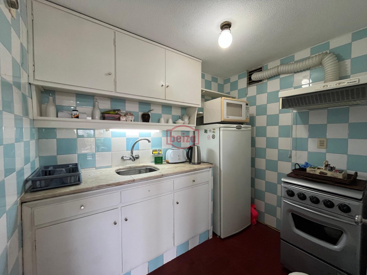 Apartamento ID.165797/Apto-de-1-dormitorio* - OPORTUNIDAD! APARTAMENTO DE 1 DORMITORIO CON BALCÓN, COCHERA Y BAJOS GASTOS COMUNES. EXCELENTE UBICACION