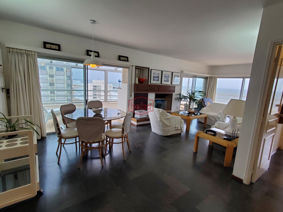 Apartamento ID.166389/Departamento-en-venta-de-3-dormitorios-en-Roosevelt-Center,-Punta-del-este- - Penthouse con vista , 2 dormitorios y medio , 2 baños , Península  , Punta del Este 