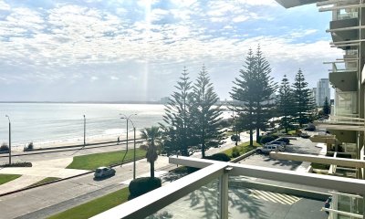 Frente al mar , mansa , con vista , apto de 3 dormitorios en venta