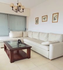 Apartamento disponible en alquiler temporal y venta.  2 dormitorios, península.