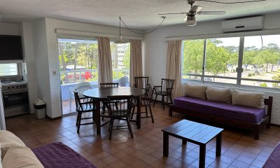 apto en venta de 2 dormitorios , 2 baños , Roosevelt con cochera exterior