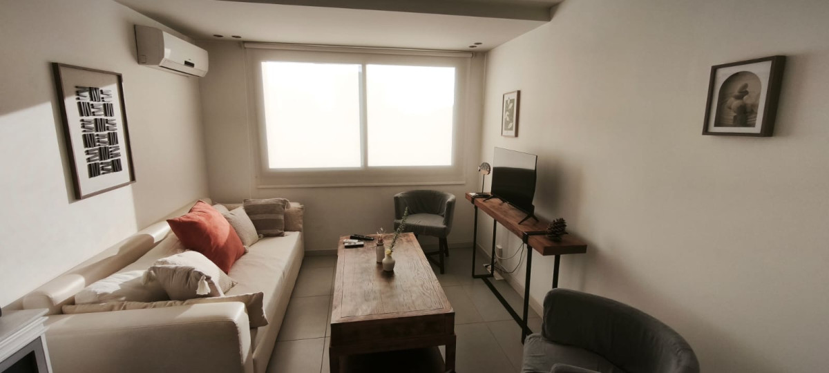 Venta apto 1 dormitorio Punta del Este con cochera Aidy Grill bajos gastos