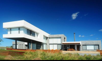 Espectacular casa en Laguna de los Cisnes