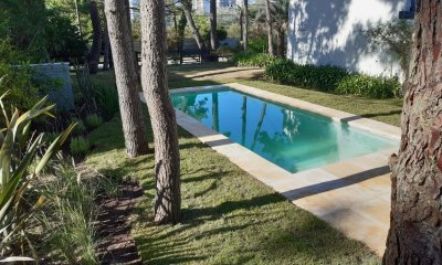 Casa en alquiler de temporada y venta en Brava, 3 dormitorios con piscina