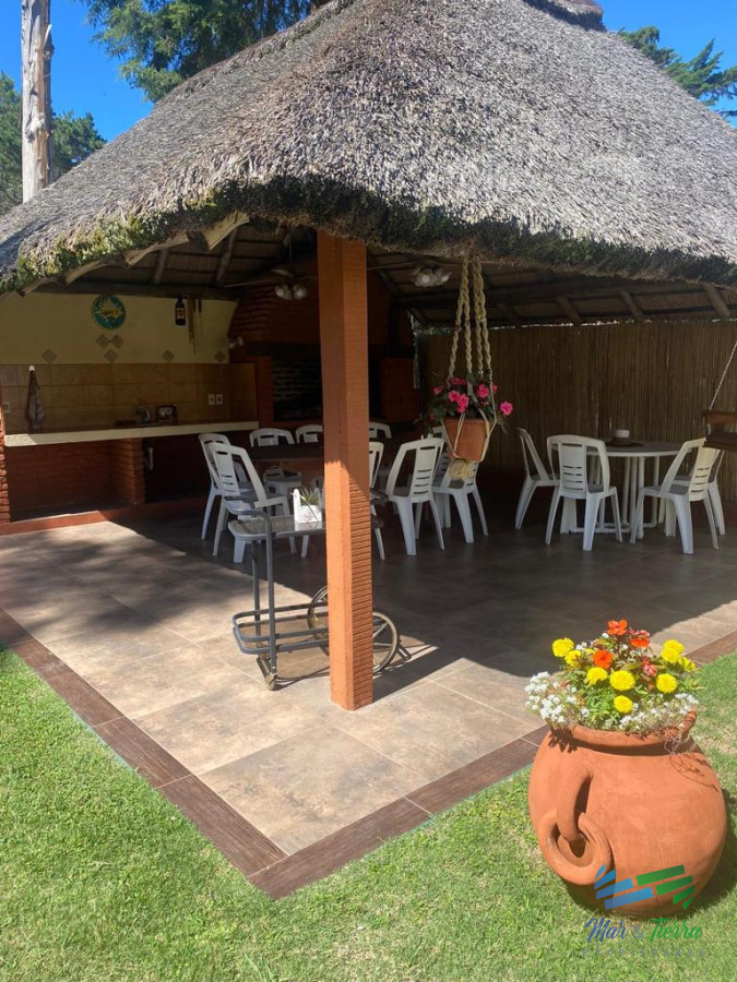 Casa ID.3842 - Vendo casa 3 dormitorios en Marly, Punta del Este
