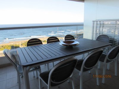 Apartamento ubicado en la Brava-Punta del Este, con excelente vista al mar. - Ref : EQP3628