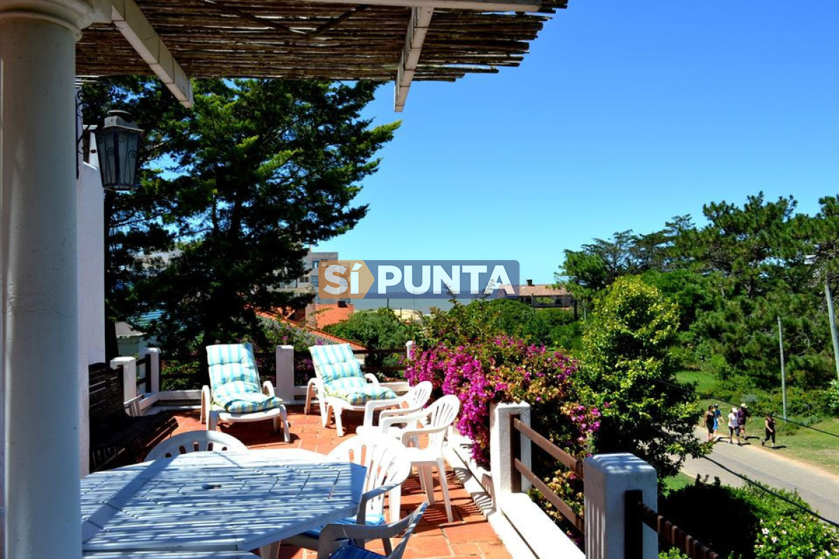 casa en rincón del indio 6 dormitorios con terraza y barbacoa - spt7409c
