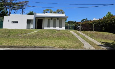 Casa en San Rafael 2 dormitorios con jardín y parrillero