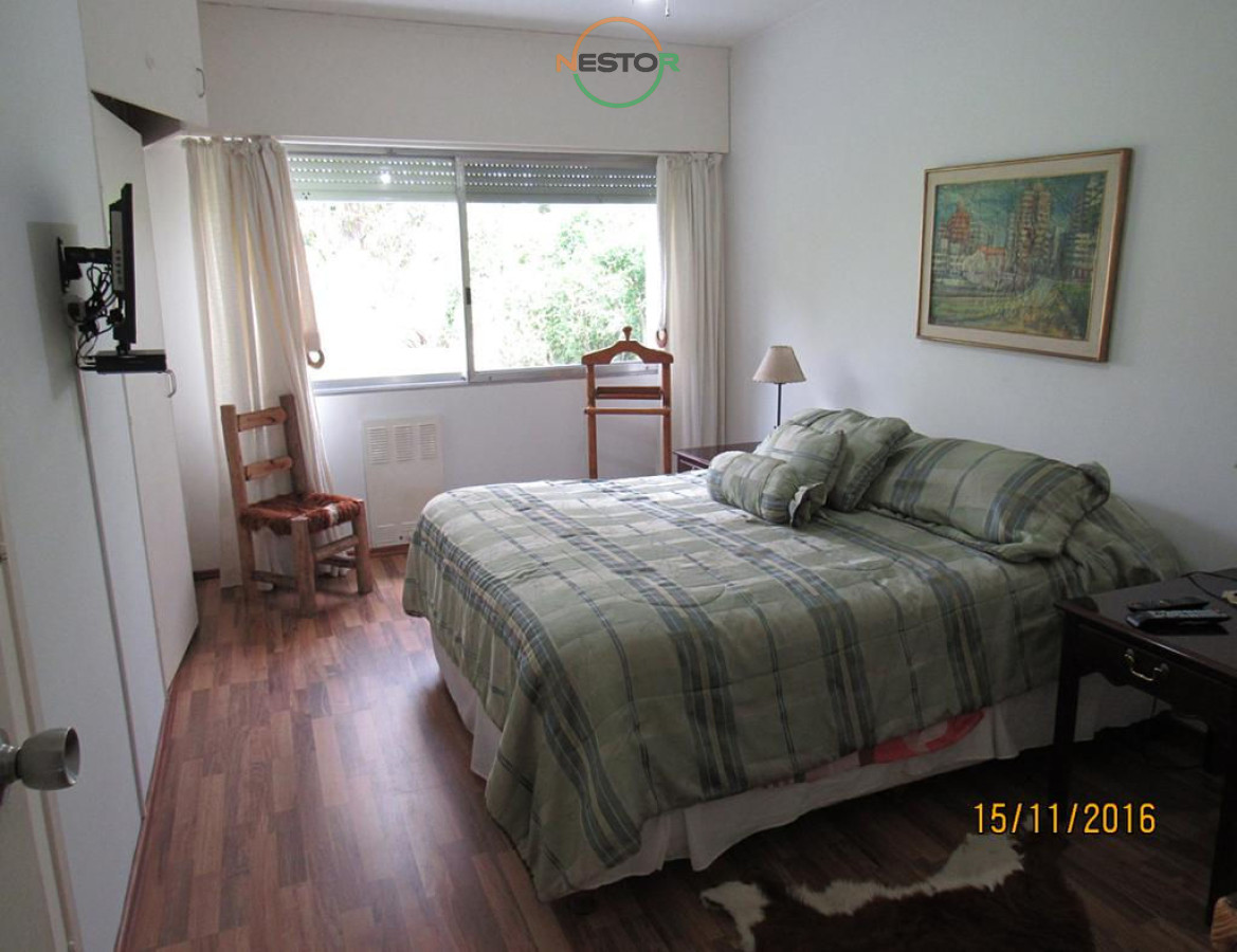 Casa ID.5406 - Casa en Rincón del Indio, a pocas cuadras del mar, con hermoso jardín y piscina