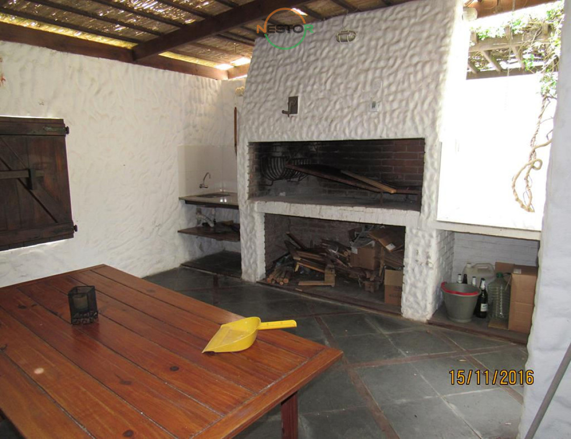 Casa ID.5406 - Casa en Rincón del Indio, a pocas cuadras del mar, con hermoso jardín y piscina