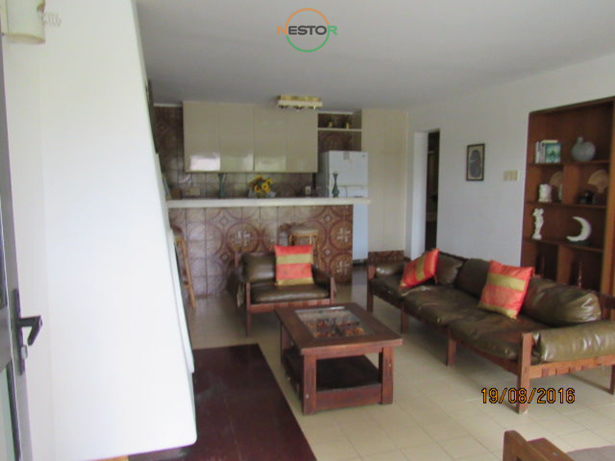 Casa ID.5406 - Casa en Rincón del Indio, a pocas cuadras del mar, con hermoso jardín y piscina