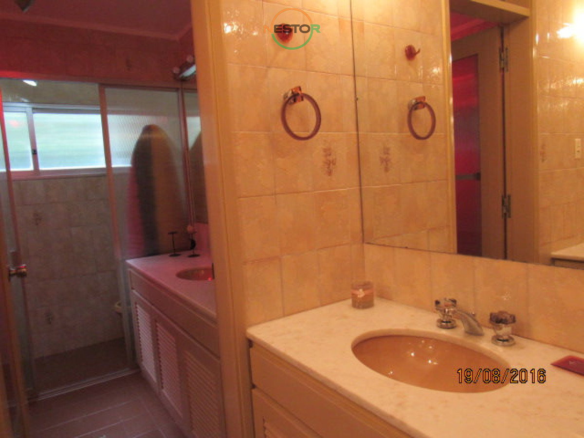 Casa ID.5406 - Casa en Rincón del Indio, a pocas cuadras del mar, con hermoso jardín y piscina
