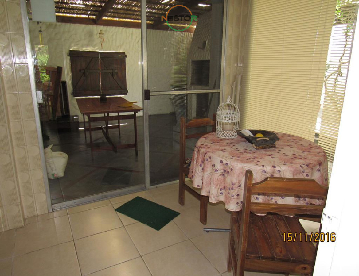 Casa ID.5406 - Casa en Rincón del Indio, a pocas cuadras del mar, con hermoso jardín y piscina