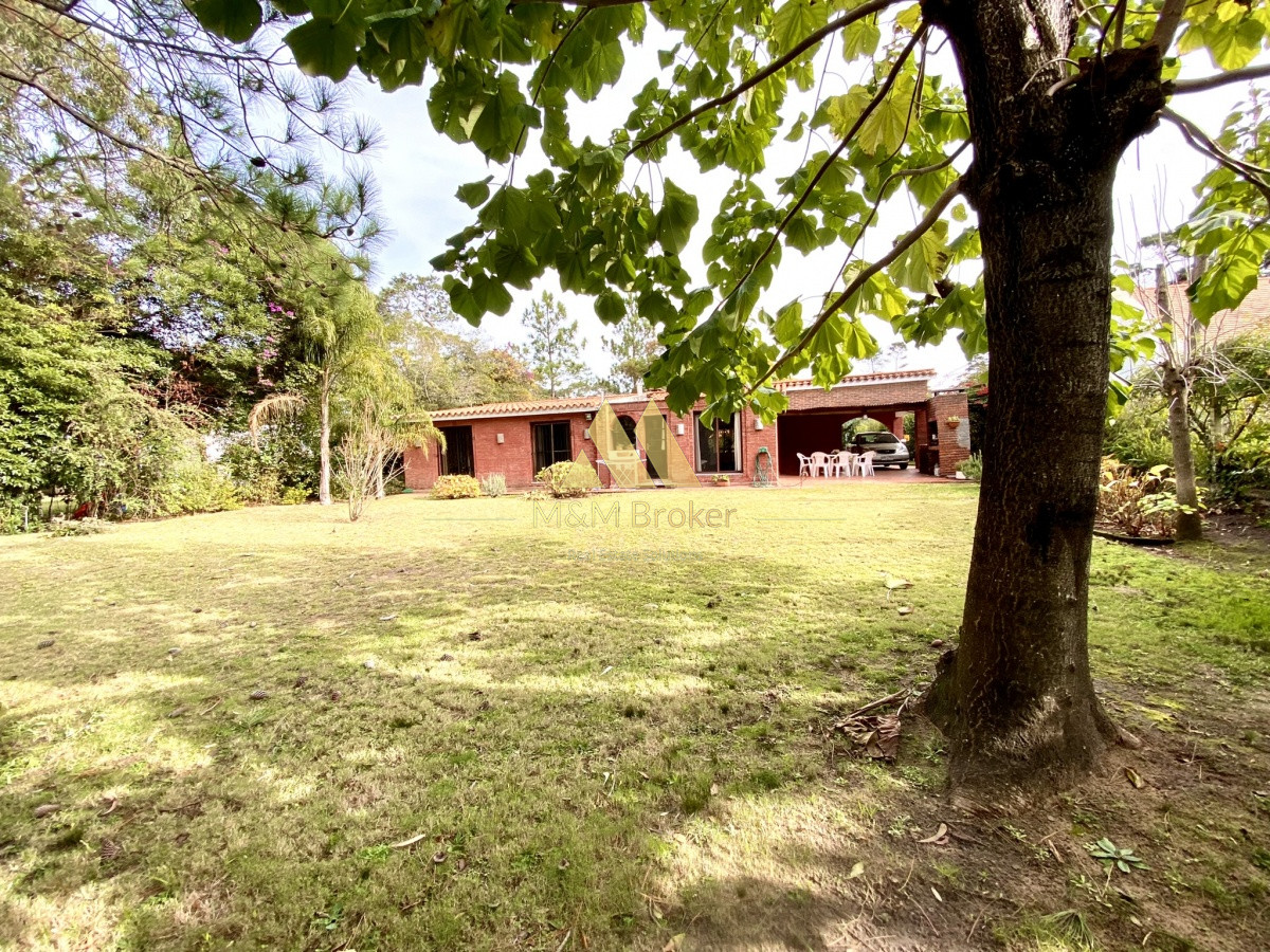 Casa ID.614 - Venta casa 4 dormitorios Pinares Punta del Este