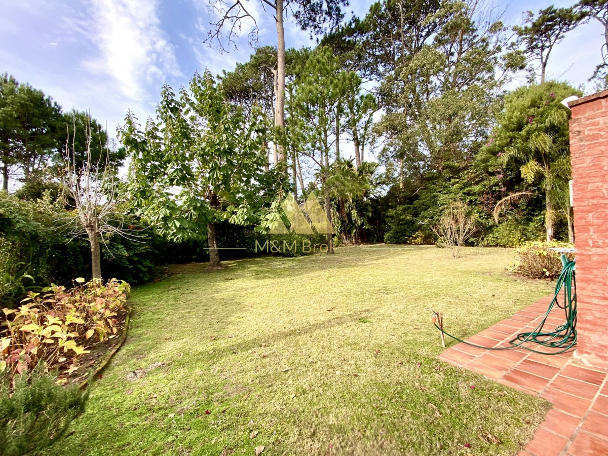 Casa ID.614 - Venta casa 4 dormitorios Pinares Punta del Este