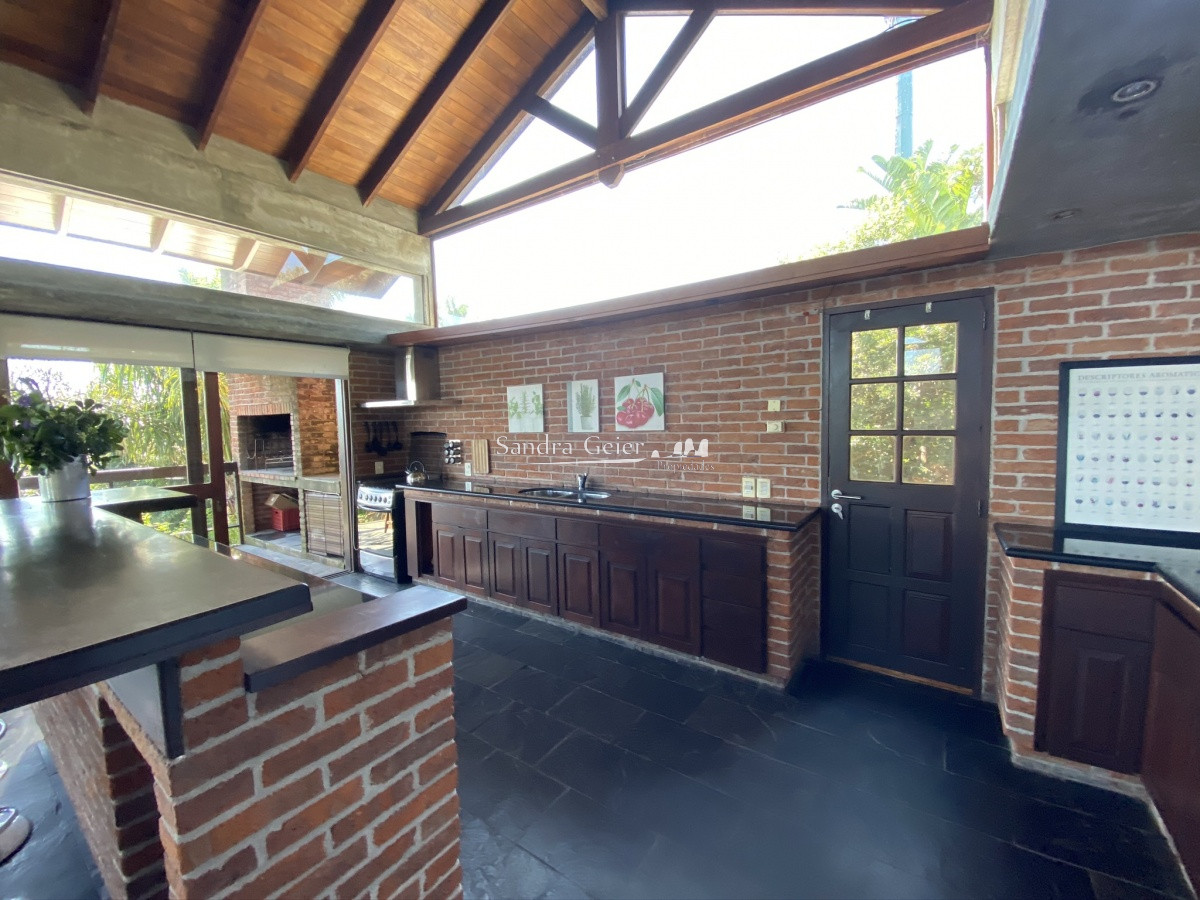 Casa ID.1262 - Casa en Punta Ballena 4 dormitorios con piscina y parrillero