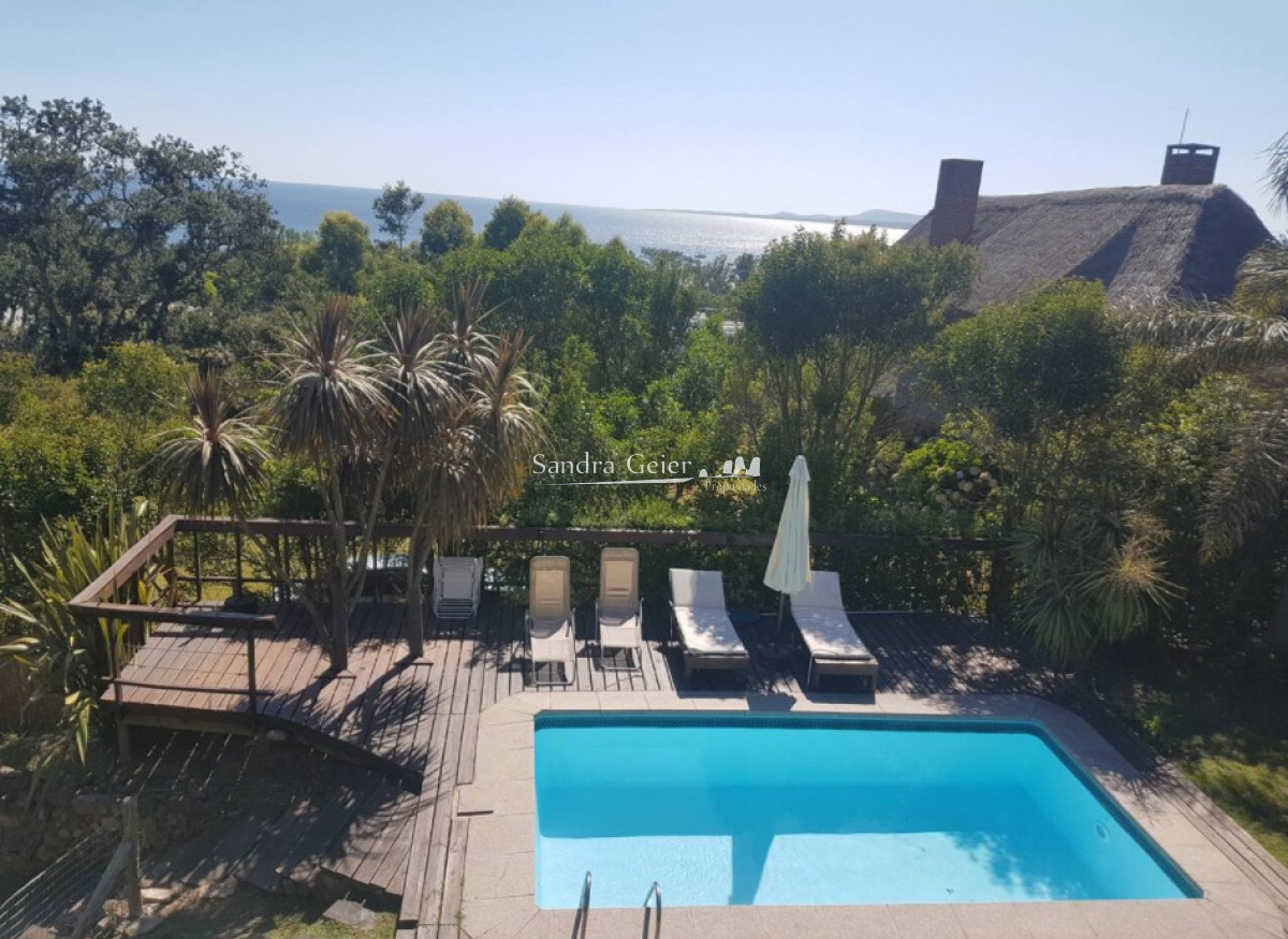Casa ID.1262 - Casa en Punta Ballena 4 dormitorios con piscina y parrillero