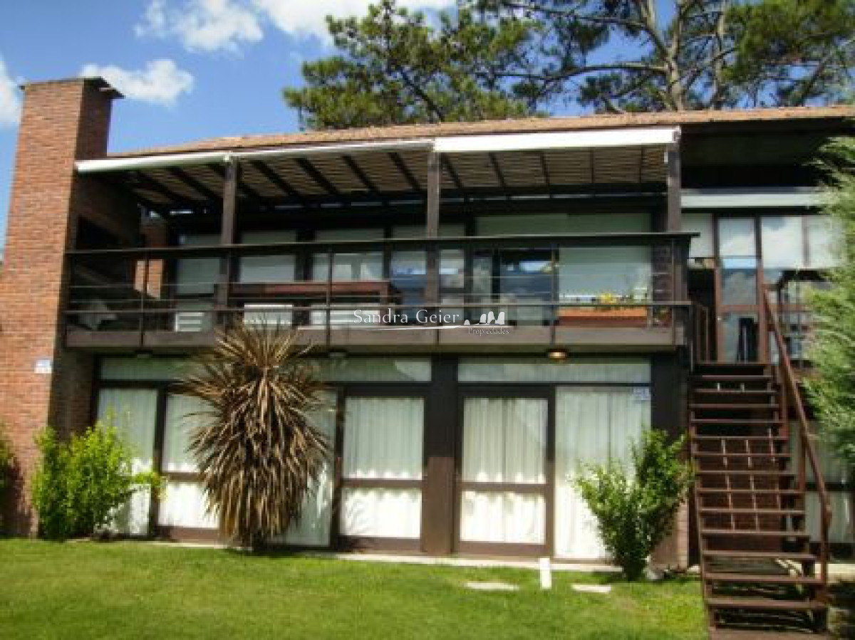 Casa ID.1262 - Casa en Punta Ballena 4 dormitorios con piscina y parrillero