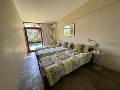 Casa ID.1262 - Casa en Punta Ballena 4 dormitorios con piscina y parrillero
