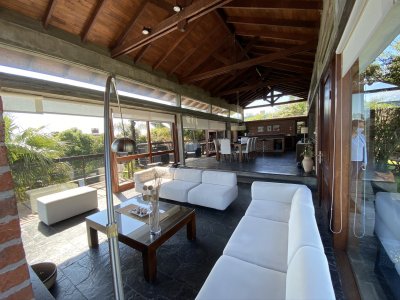 Casa ID.1262 - Casa en Punta Ballena 4 dormitorios con piscina y parrillero
