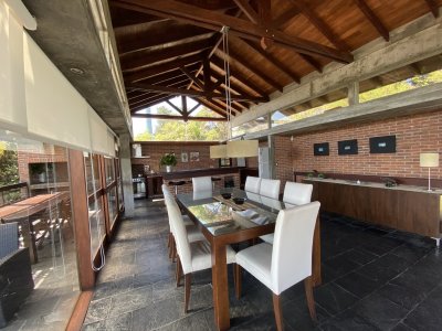 Casa ID.1262 - Casa en Punta Ballena 4 dormitorios con piscina y parrillero